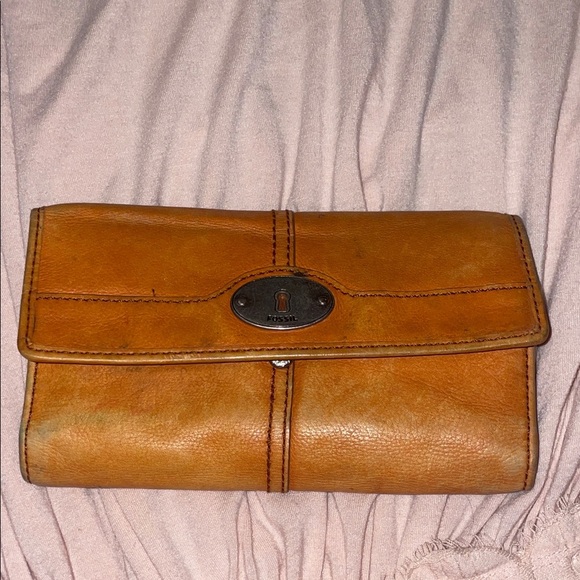 Fossil Handbags - Fossil Tan Leather Wallet with Silver Accent-As Is